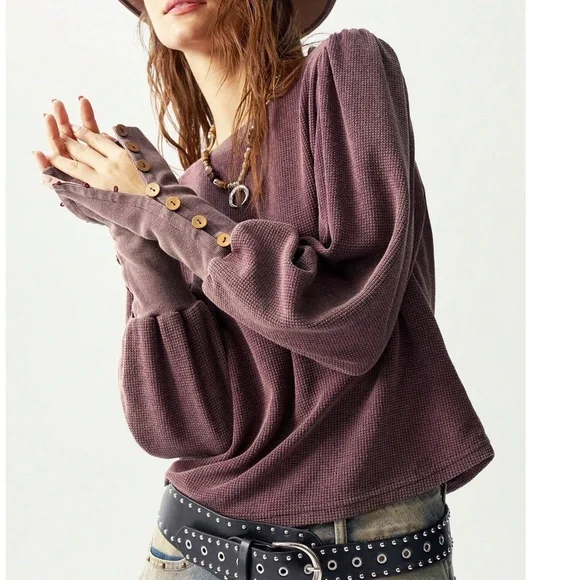 Solid Thermal Knit Puff Button Cuff Long Sleeve Top - Picture 9 of 14